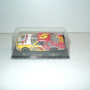 Kelloggs Corn Flakes NASCAR Race Car Revell 1:64 Diecast #5 Terry Labonte 1995
